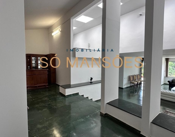 Casa de Alto Padrão de 546 m² à Venda com 2 Suítes e Espaço Gourmet no Mangabeiras, Belo Horizonte - MG