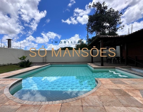 Casa de Alto Padrão de 546 m² à Venda com 2 Suítes e Espaço Gourmet no Mangabeiras, Belo Horizonte - MG