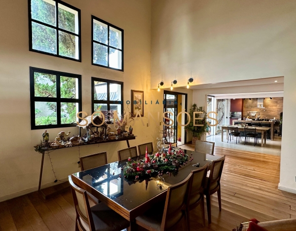 Casa de Alto Padrão de 401 m² à Venda com 2 Suítes e Espaço Gourmet no Belvedere, Belo Horizonte - MG