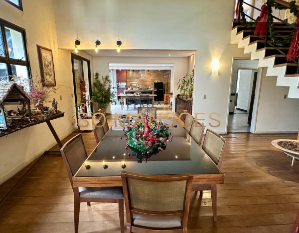 Casa de Alto Padrão de 401 m² à Venda com 2 Suítes e Espaço Gourmet no Belvedere, Belo Horizonte - MG
