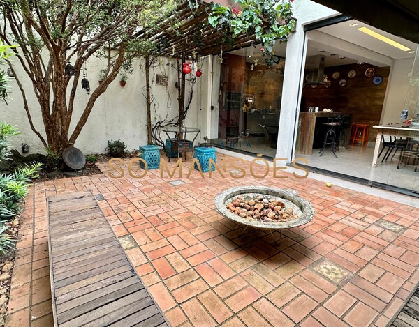 Casa de 401m² à venda no Belvedere.