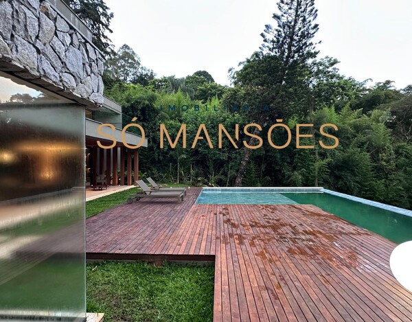 CASA À VENDA NO CONDOMÍNIO VILA DEL REY 