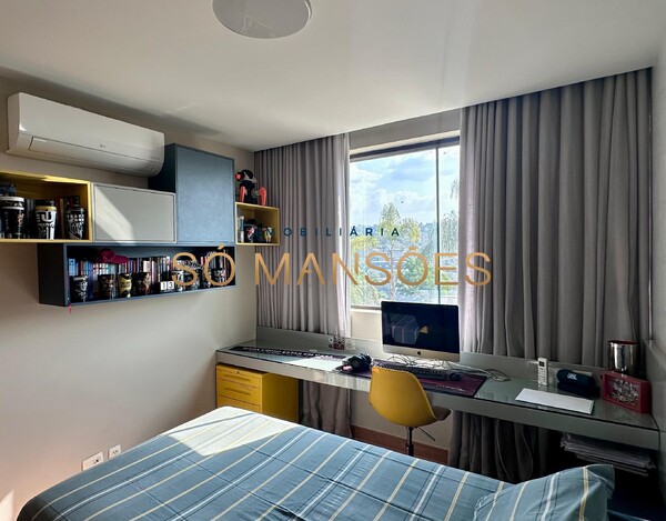 Triplex de 343m² à venda no Vale dos Cristais.