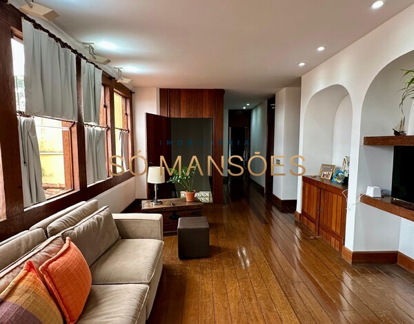 Casa de 689m² à venda no Mangabeiras - BH/MG.