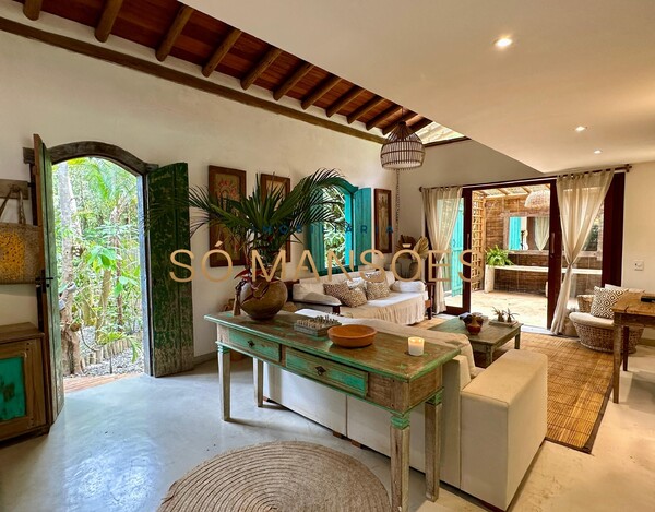 Casa à Venda no Condomínio Coqueiral – Trancoso/BA.