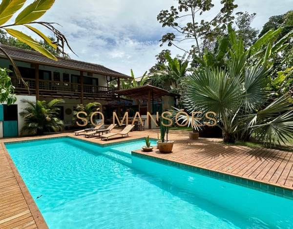 Casa Espaçosa de 246 m² à Venda com 4 Suítes e Piscina Privativa no Condomínio Coqueiral - Bahia, Trancoso - BA