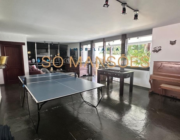 Casa de Alto Padrão de 615 m² à Venda com 2 Suítes e Espaço Gourmet no São Bento, Belo Horizonte - MG