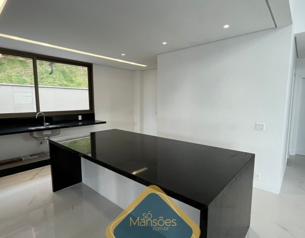 CASA DE 387m² À VENDA NO CONDOMÍNIO QUINTAS DO SOL
