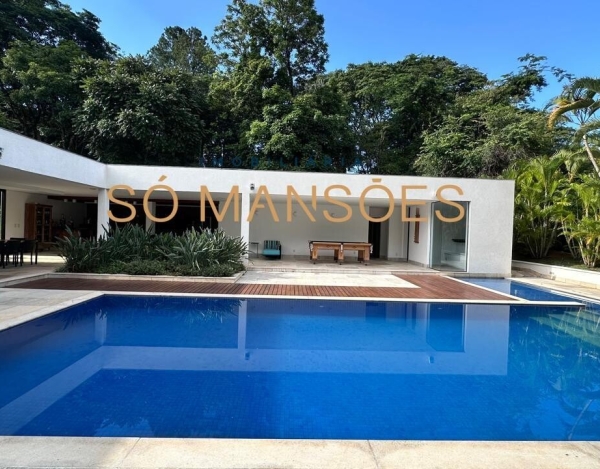 Casa Exclusiva de 398 m² à Venda com 3 Suítes e Piscina Aquecida no Condomínio Estância das Amendoeiras, Lagoa Santa - MG