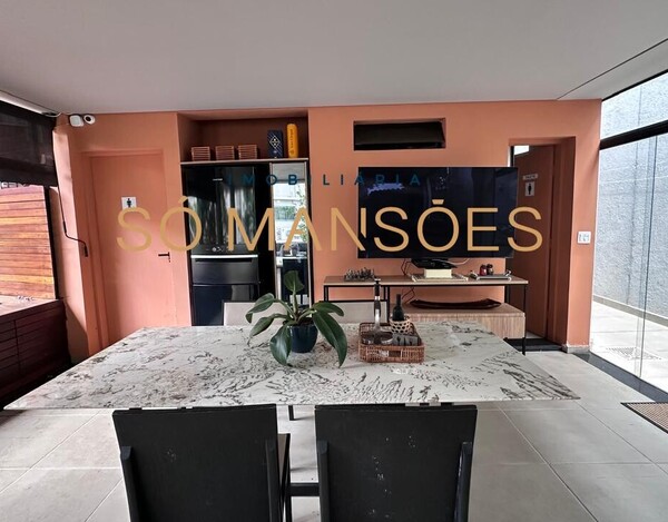 CASA A VENDA NO BAIRRO SANTA LÚCIA EM BELO HORIZONTE MG