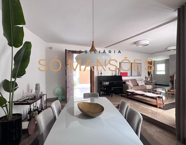 CASA A VENDA NO BAIRRO SANTA LÚCIA EM BELO HORIZONTE MG
