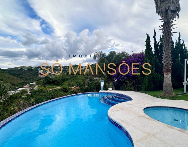 Casa com Ampla Garagem de 651 m² à Venda com 4 Suítes e Vista Panorâmica no Vale dos Cristais, Nova Lima - MG