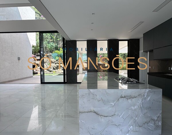VILA CASTELA - CASA DE 583m² À VENDA NO CONDOMÍNIO VILA CASTELA 
