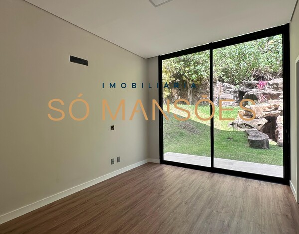 VILA CASTELA - CASA DE 583m² À VENDA NO CONDOMÍNIO VILA CASTELA 