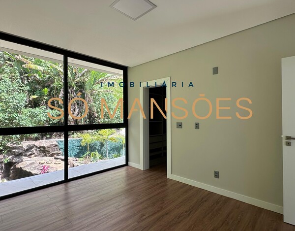 VILA CASTELA - CASA DE 583m² À VENDA NO CONDOMÍNIO VILA CASTELA 