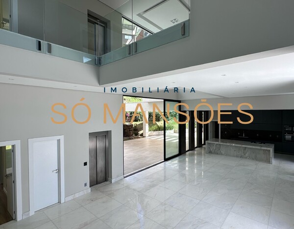 VILA CASTELA - CASA DE 583m² À VENDA NO CONDOMÍNIO VILA CASTELA 