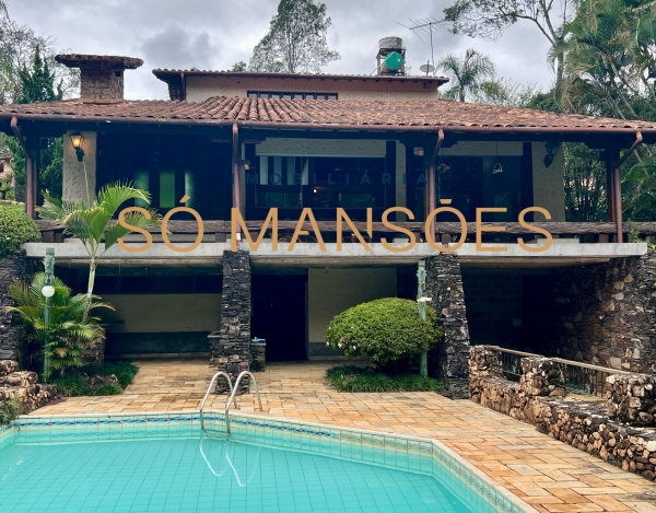 Casa em Terreno Privilegiado de 386 m² à Venda com 1 Suíte e Vista Definitiva no Ouro Velho Mansões, Nova Lima - MG