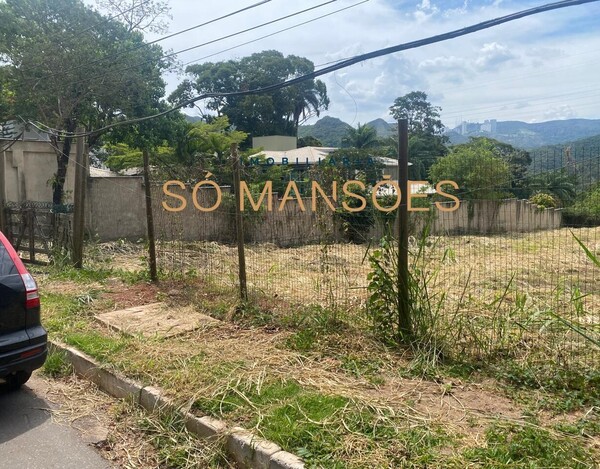 LOTE DE 2096m² À VENDA NO CONDOMÍNIO OURO VELHO MANSÕES
