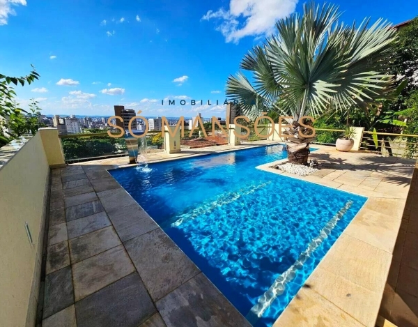 Casa Espaçosa de 470 m² à Venda com 4 Suítes e Espaço Gourmet no Condomínio Nenhum, Belo Horizonte - MG