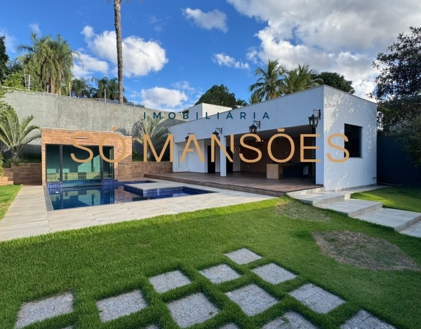 Casa de Alto Padrão de 267 m² à Venda com 2 Suítes e Vista para a Lagoa no Condomínio Pampulha, Belo Horizonte - MG