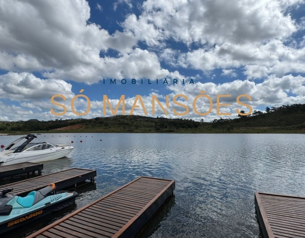 Casa Espaçosa de 417 m² à Venda com 4 Suítes e Vista Definitiva no Condomínio Aldeias do Lago, Esmeraldas - MG