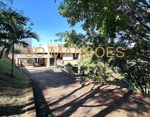 Casa de Luxo à Venda com Vista Definitiva no Vale dos Cristais, Nova Lima - MG