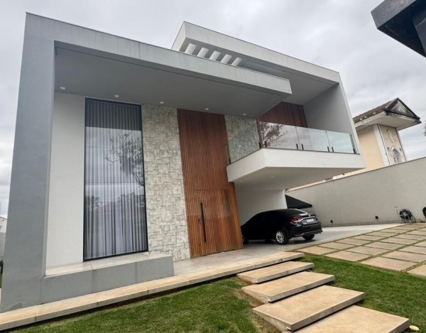Casa com Ampla Garagem de 591 m² à Venda com 3 Suítes e Piscina Aquecida no Condomínio Pampulha, Belo Horizonte - MG