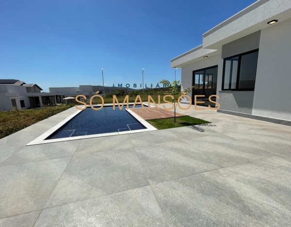 Casa de Alto Padrão de 355 m² à Venda com 3 Suítes e Vista Definitiva, Betim - MG