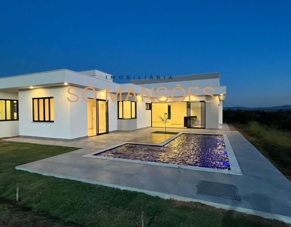 Casa de Alto Padrão de 355 m² à Venda com 3 Suítes e Vista Definitiva, Betim - MG