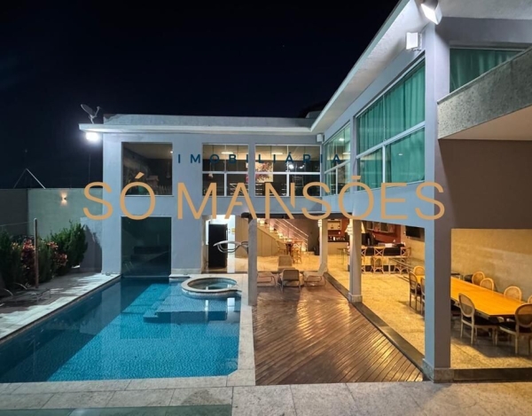 Casa de Luxo de 888 m² à Venda com 3 Suítes e Piscina Aquecida no Pampulha, Belo Horizonte - MG