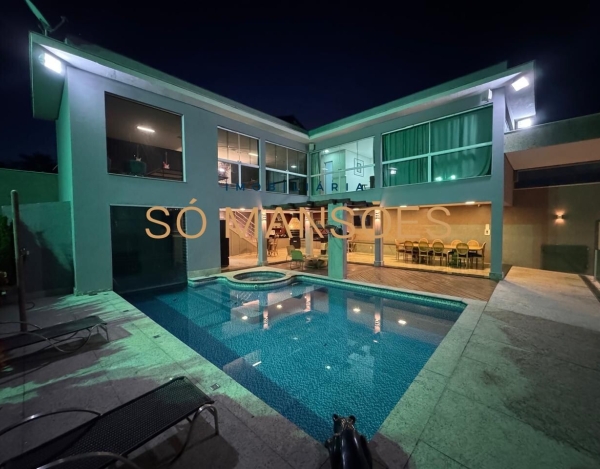 Casa de Luxo de 888 m² à Venda com 3 Suítes e Piscina Aquecida no Pampulha, Belo Horizonte - MG