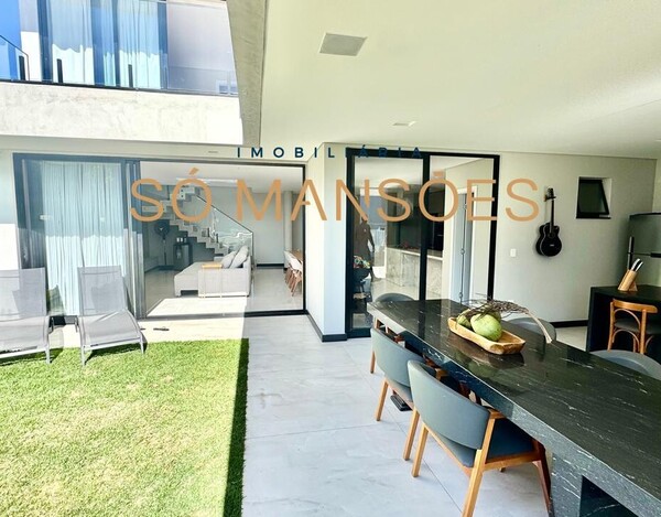 SANTA LÚCIA - CASA A VENDA EM BELO HORIZONTE MG