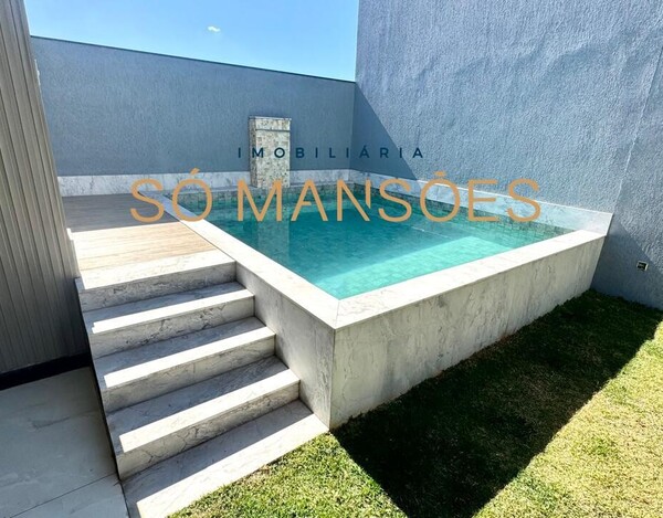 SANTA LÚCIA - CASA A VENDA EM BELO HORIZONTE MG