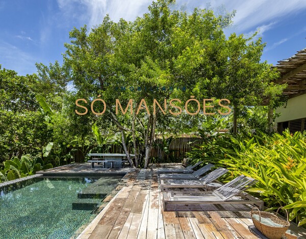 CASA À VENDA NO CONDOMÍNIO ALTOS DE TRANCOSO / BA