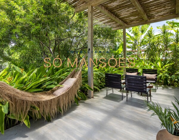 CASA À VENDA NO CONDOMÍNIO ALTOS DE TRANCOSO / BA