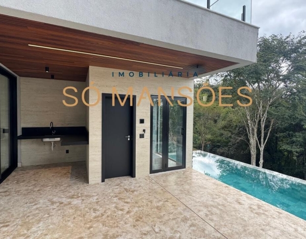 Casa com Ampla Garagem de 538 m² à Venda com 4 Suítes e Vista Definitiva no Quintas do Sol, Nova Lima - MG