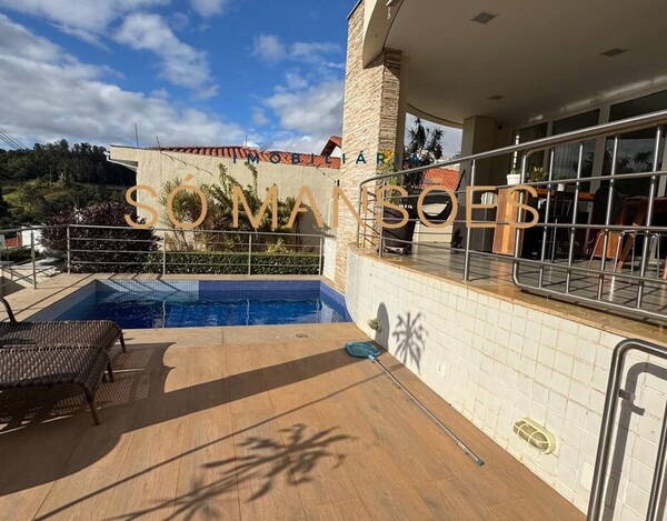 CASA À VENDA NO BAIRRO SANTA LÚCIA 