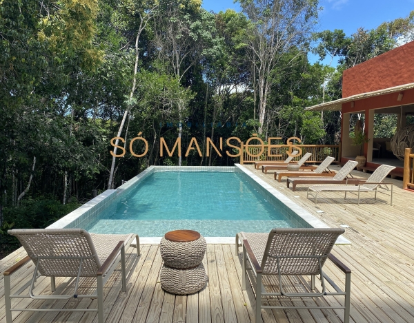 Casa Espaçosa de 301 m² à Venda com 5 Suítes e Piscina com Borda Infinita no Condomínio Coqueiral - Bahia, Trancoso - BA