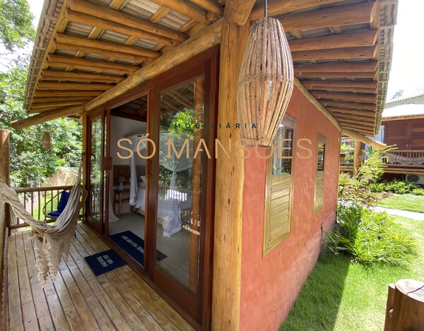 CASA À VENDA NO CONDOMÍNIO COQUEIRAL / BA