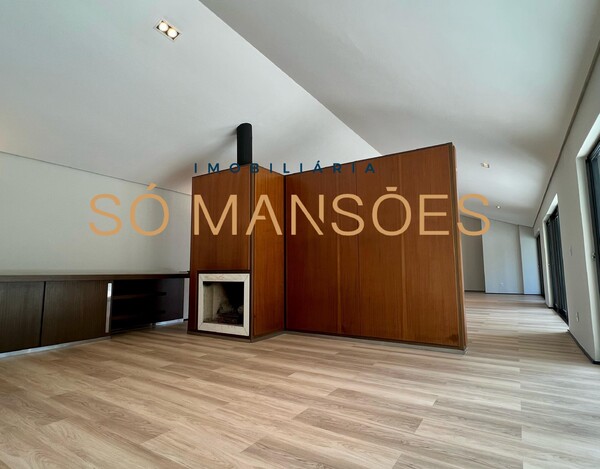 CASA À VENDA NO CONDOMÍNIO SERRA DOS MANACÁS 