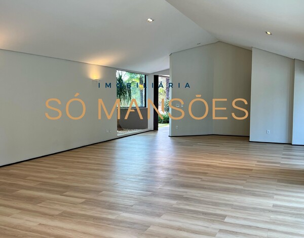 CASA À VENDA NO CONDOMÍNIO SERRA DOS MANACÁS 