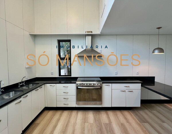 CASA À VENDA NO CONDOMÍNIO SERRA DOS MANACÁS 