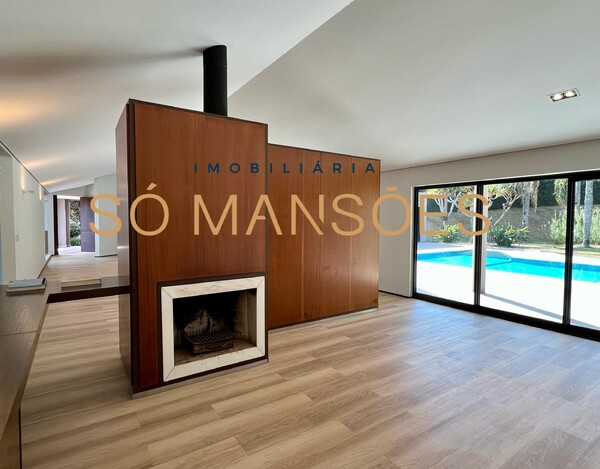 CASA À VENDA NO CONDOMÍNIO SERRA DOS MANACÁS 
