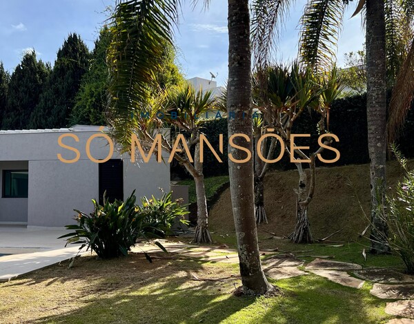 CASA À VENDA NO CONDOMÍNIO SERRA DOS MANACÁS 