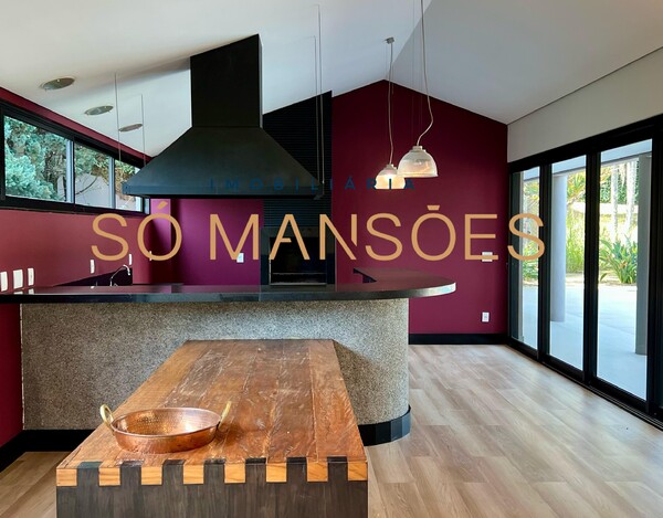CASA À VENDA NO CONDOMÍNIO SERRA DOS MANACÁS 