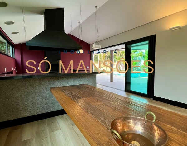 CASA À VENDA NO CONDOMÍNIO SERRA DOS MANACÁS 
