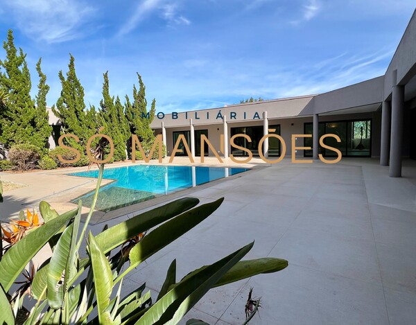CASA À VENDA NO CONDOMÍNIO SERRA DOS MANACÁS 