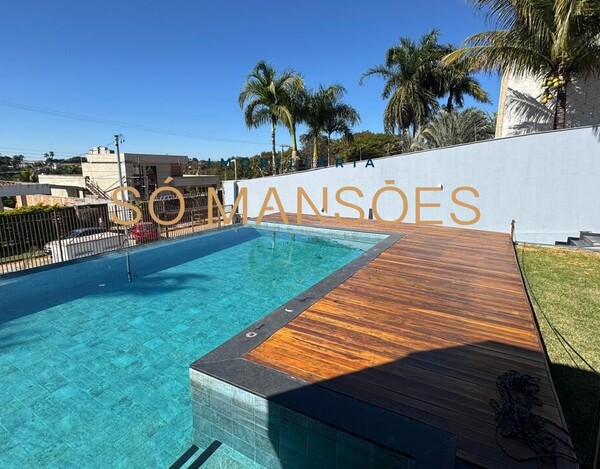 CASA À VENDA NA REGIÃO DA PAMPULHA