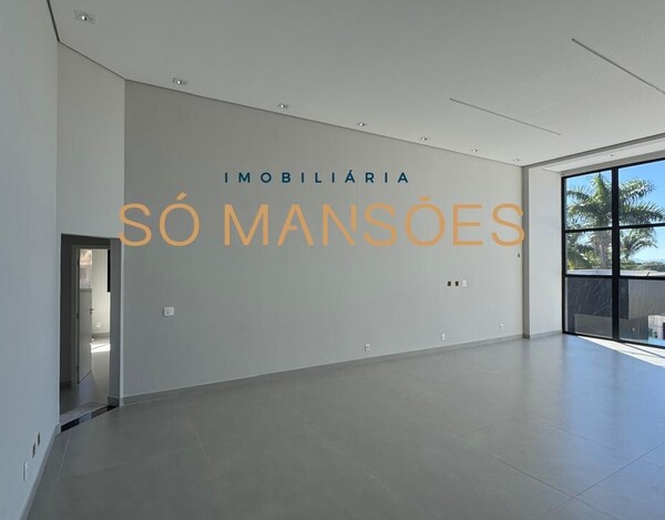 CASA À VENDA NA REGIÃO DA PAMPULHA
