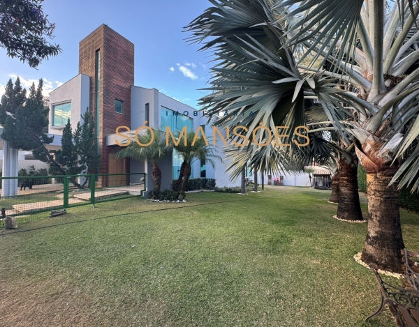 Casa de Alto Padrão de 296 m² à Venda com 1 Suíte e Espaço Gourmet no Condomínio Rosa dos ventos, Vespasiano - MG